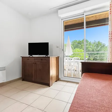 Apartament Lumineux, Piscine & Parking *